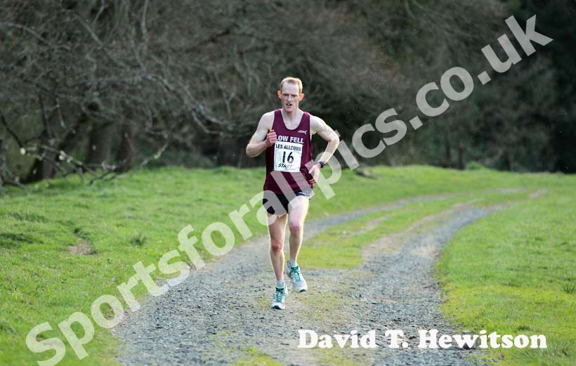 John Archer (Low Fell) wins the Les Allcorn Memorial 10k, Alnwick.